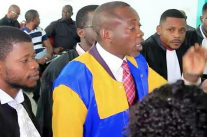 #RDC| #société : Les avocats de l'ancien député de Kinshasa Mike Mukebayi ont sollicité l’évacuation sanitaire de leur client, détenu depuis le mois de mai de l’année dernière à la prison de Makala