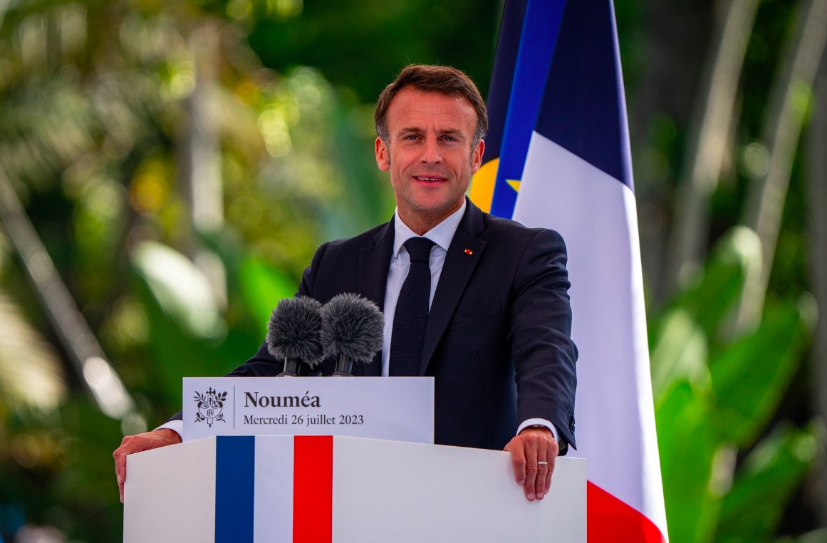 #NouvelleCalédonie : Emmanuel Macron propose de reprendre les négociations en vue d’un accord global sur l’avenir de l’archipel ➡️tinyurl.com/yr36e28b ➡️D’après l’entourage du président de la République, ce dernier a proposé la reprise des discussions et négociations à…