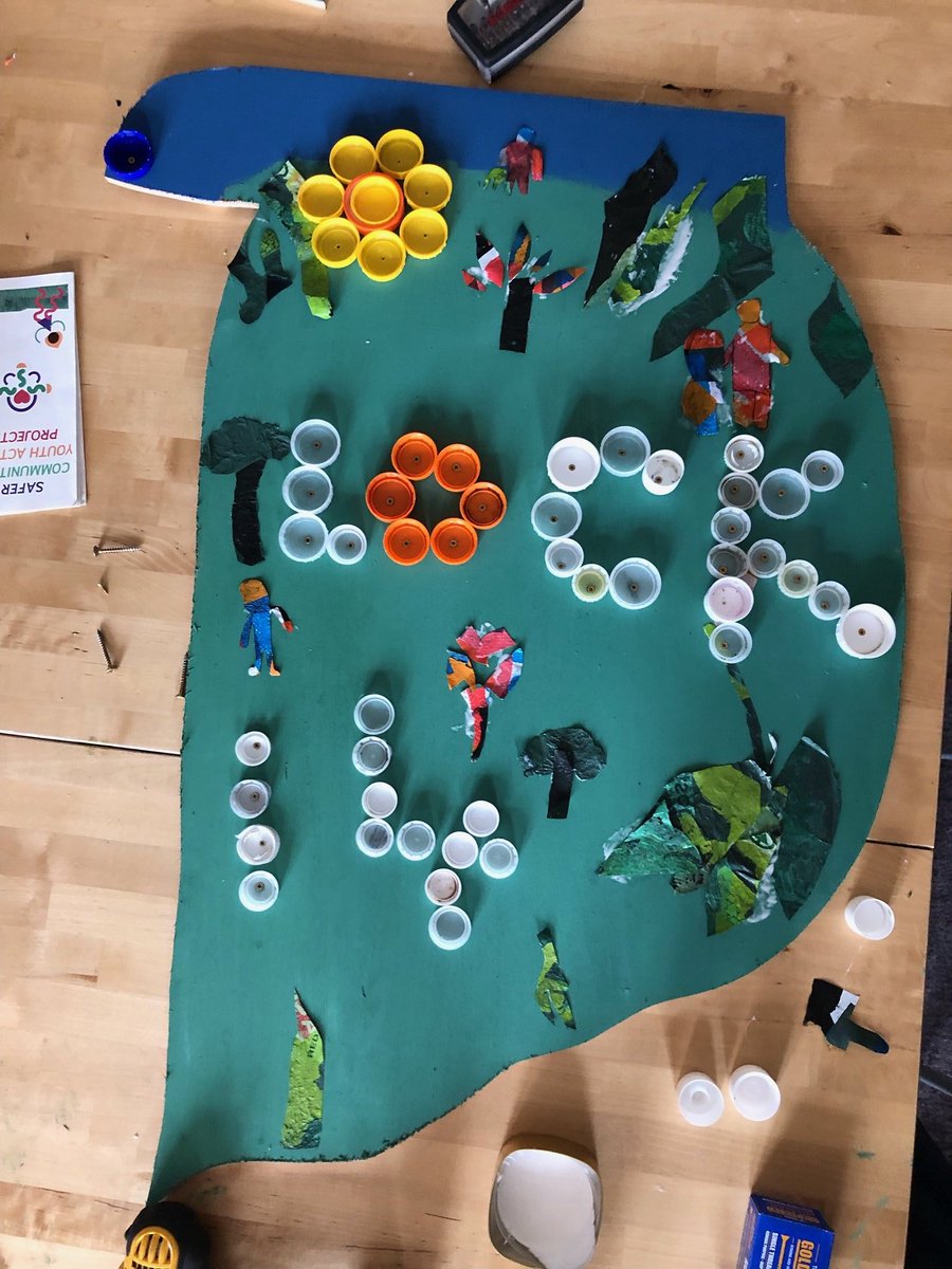 SaferstreetsYP's tweet photo. This Group from Falkirk High School are making tremendous progress with their section of the recycled bottle top mural and their environmental improvement project around Lock 14 on the @scottishcanals @FalkHSCommunity @FELScotland #reusereducerecycle @KSBScotland #Upstreambattle https://t.co/RLxwODg7pS