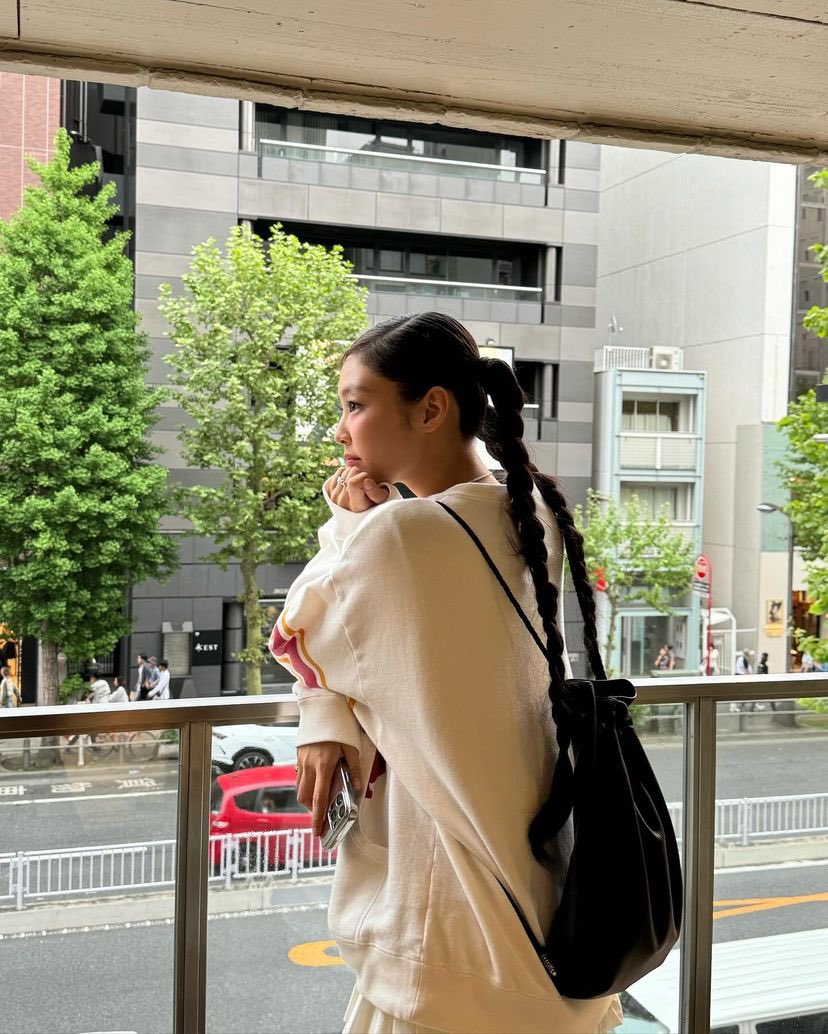 Jennie IG update 🩵 @Blackpink “Tokyo calling 🗼🗼🗼”