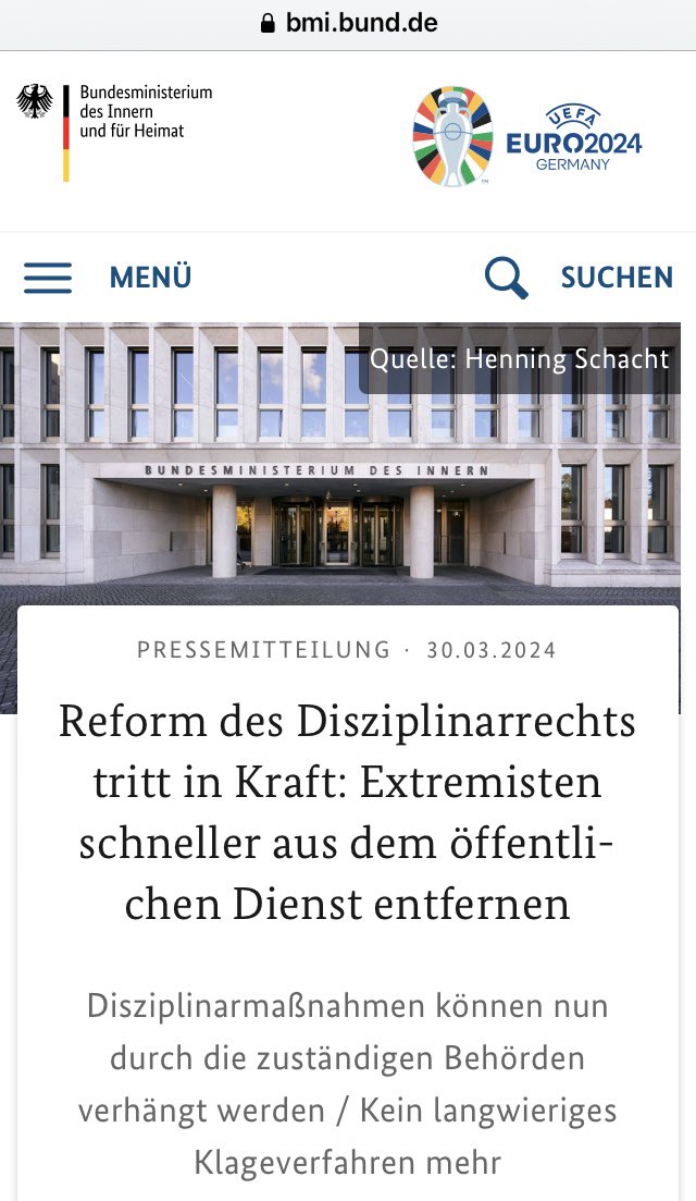 Das Regime schaltet den Rechtsstaat aus - Schritt für Schritt.
… Und die meisten (Pseudo-)Linken klatschen dazu noch Applaus, weil man ihnen diesmal erzählt hat, es ginge gegen „die Rechten“.