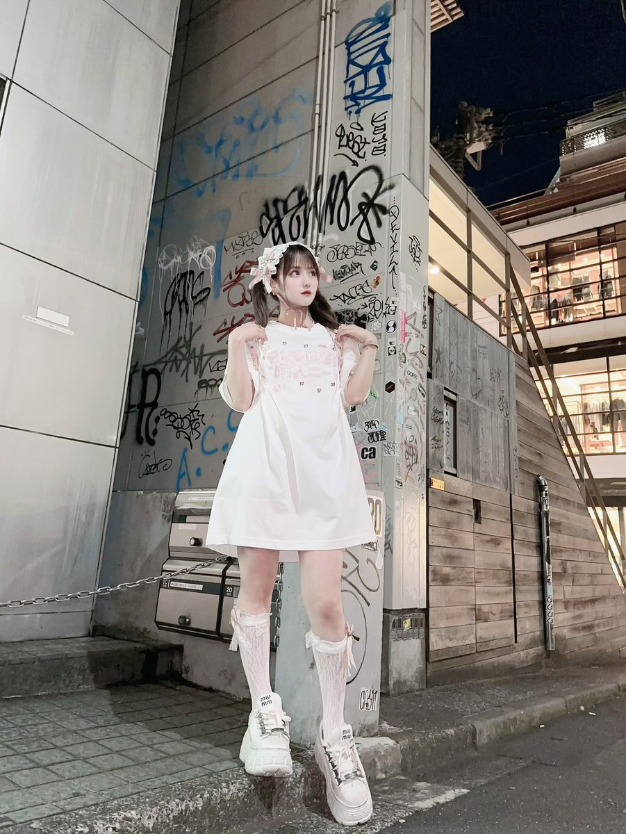 sugales_noah's tweet photo. あんちは全員ひまじんニートぽょ🧠🎀🪽 https://t.co/D2DoXfHB4h
