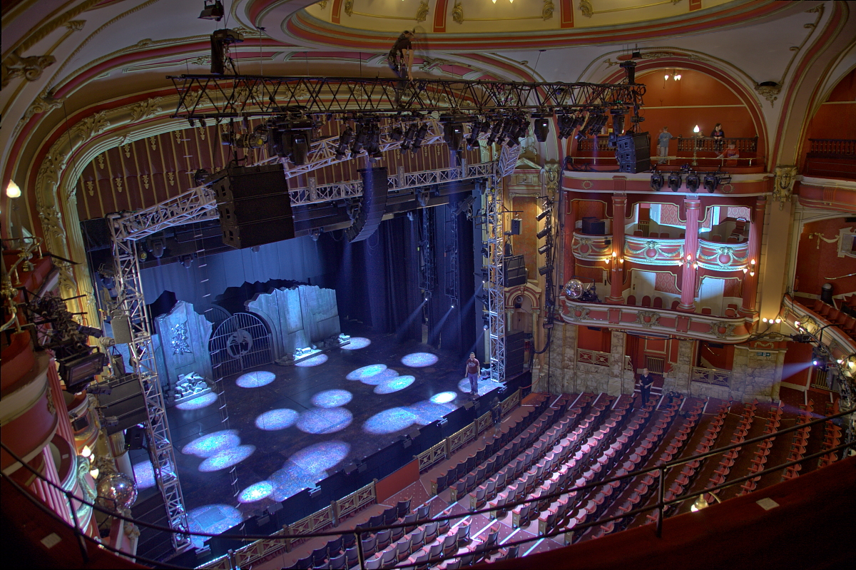 Gain an exclusive look into the Bristol Hippodrome, with our Theatre Tours! We'll be hosting Theatre Tours on the following dates: Sun 19 May, Sun 26 May, Sun 2 Jun, Sun 9 Jun and Sun 16 Jun 2024 🎟️ Book your place now: atgtix.co/4bgITCc