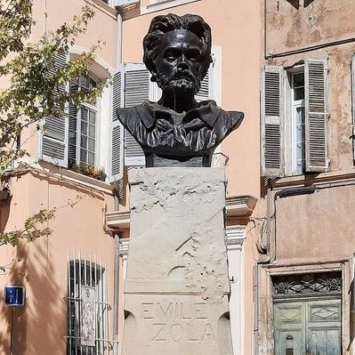 Sa mèche rebelle et son regard déterminé vous manquent à vous aussi ⁦@Berentrice⁩ ⁦@cohaerentiaT⁩ ⁦@JZefka⁩ ?
Et bonjour d’#AixEnProvence, malgré ce monde turbulent…