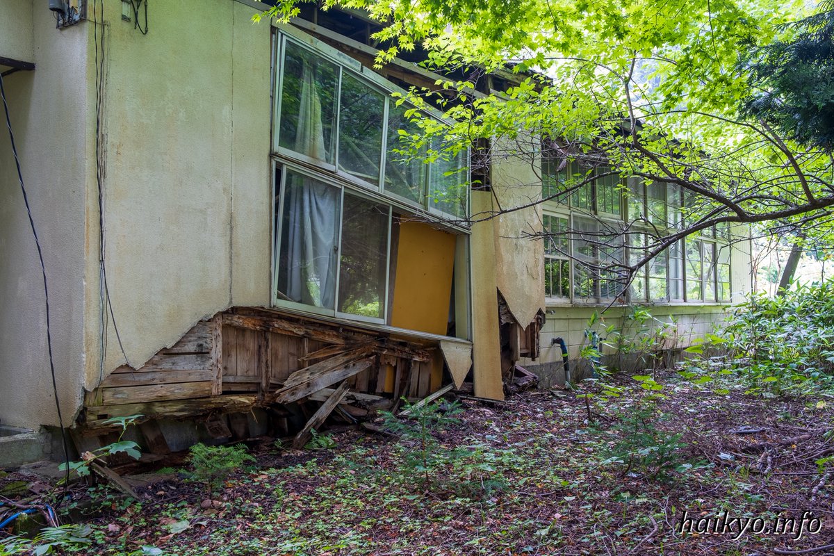 閉校後に秘境民宿になるがそれも閉業 haikyo.info/s/9967.html #廃墟 #abandoned #automated