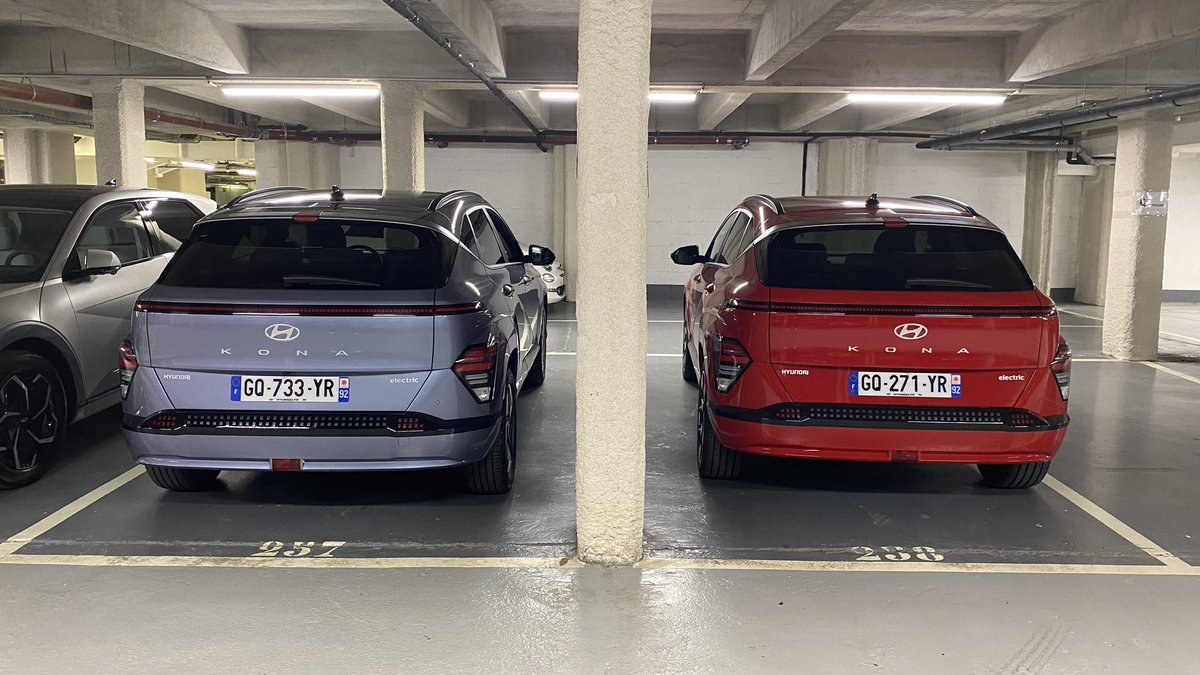 hoonited's tweet image. Cite ce tweet avec la dernière photo de bagnole que tu as prise avec ton téléphone.