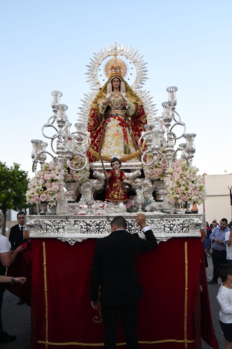 Procesión Gloriosa de la Virgen de la Soledad de Huévar del Aljarafe @HdadSoledadHvrO @maruhuevar #LaProvinciaExiste #SacramentalesSevilla24 #GloriasSevilla24 #TDSCofrade #Sevilla #ASacro 📸 @LuisManuelFernn