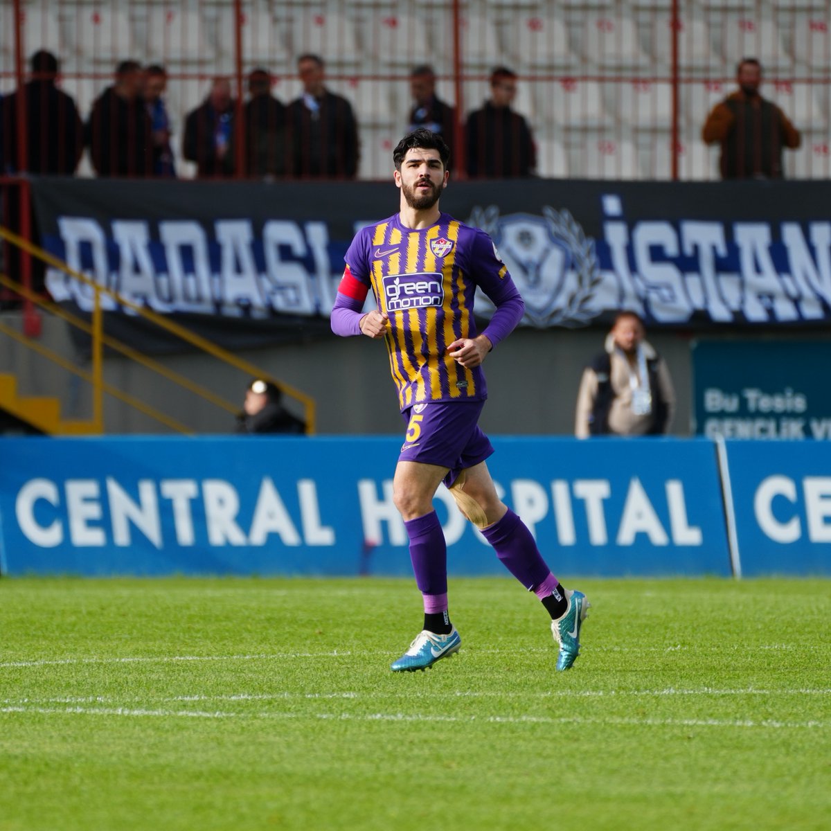 eyupsporkulubu's tweet photo. Uzun ve ağır bir sakatlığın ardından geri döndü 💪🏻

Fethi Özer 💜💛 https://t.co/PEq5JitzI5