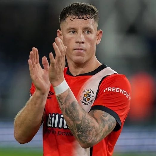 Ross Barkley on Instagram: “𝑻𝒉𝒆 𝒔𝒖𝒑𝒑𝒐𝒓𝒕 𝒕𝒉𝒊𝒔 𝒔𝒆𝒂𝒔𝒐𝒏 𝒉𝒂𝒔 𝒃𝒆𝒆𝒏 𝒖𝒏𝒎𝒂𝒕𝒄𝒉𝒆𝒅, 𝒘𝒆𝒆𝒌 𝒊𝒏 𝒘𝒆𝒆𝒌 𝒐𝒖𝒕. 𝒀𝒐𝒖’𝒗𝒆 𝒃𝒆𝒆𝒏 𝒊𝒏𝒄𝒓𝒆𝒅𝒊𝒃𝒍𝒆! 𝑷𝒓𝒐𝒖𝒅 𝒕𝒐 𝒓𝒆𝒑𝒓𝒆𝒔𝒆𝒏𝒕 𝒕𝒉𝒊𝒔 𝒂𝒎𝒂𝒛𝒊𝒏𝒈 𝒄𝒍𝒖𝒃 🧡” #LTFC #COYH