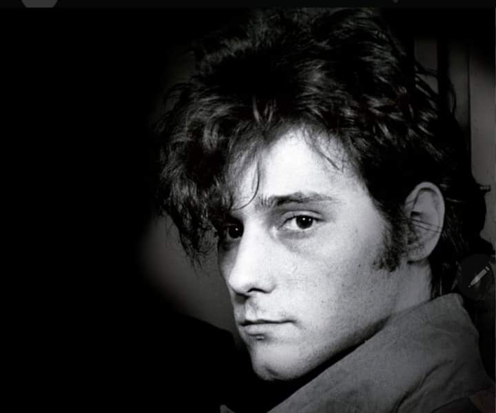 Antonio Vega: Yo nunca me he ido.
Siempre he estado aquí y sigo estando.
1957-2009