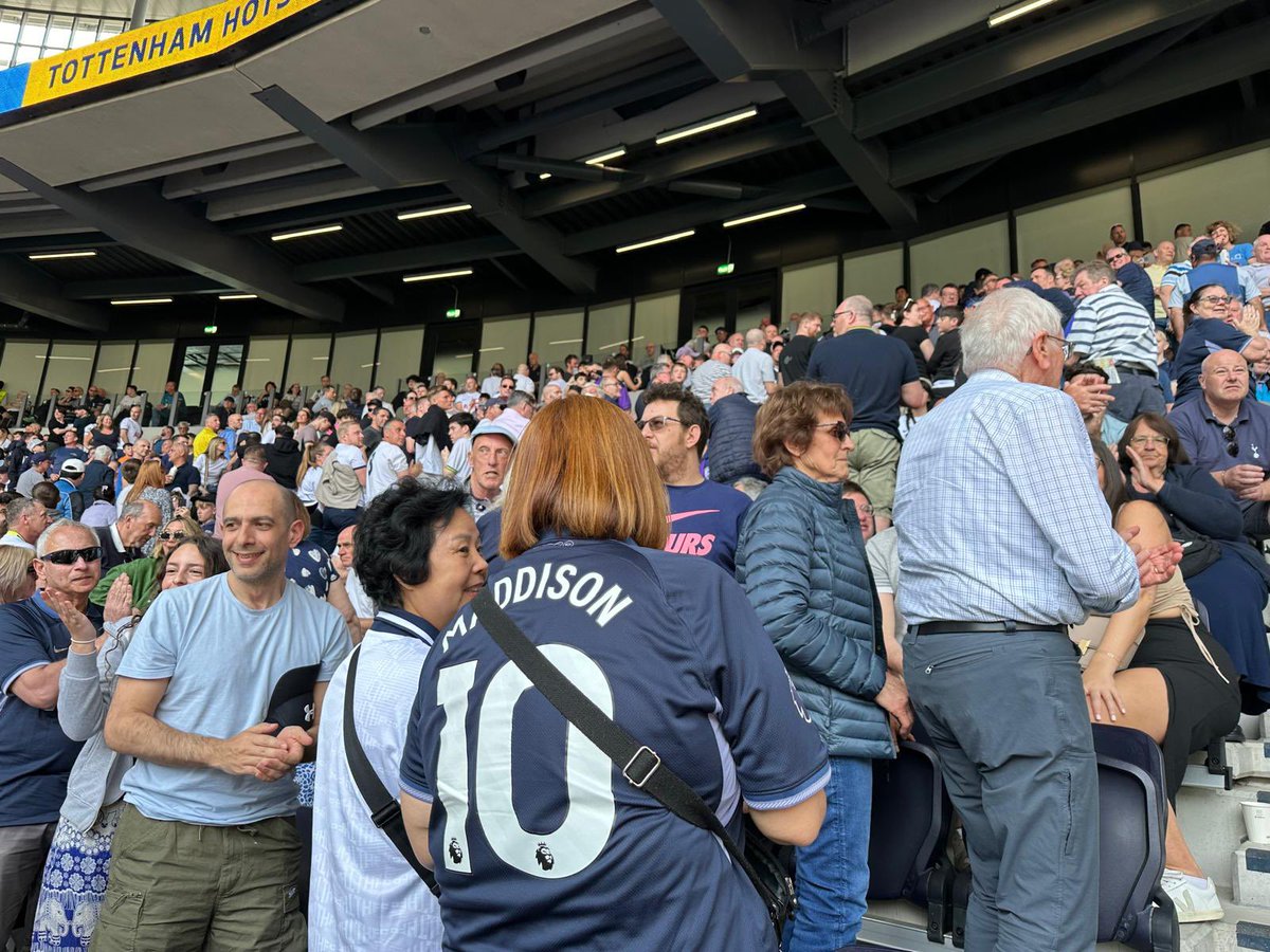 💥Yesterday’s action - north stand, south stand, banners and turning our backs…

👏 Thanks to all those who took part!

#SaveOurSeniors #COYS #TurnRound65 #Protest65

Pics🧵

1. Superb support in north levels 1 and 4 for the back-turn