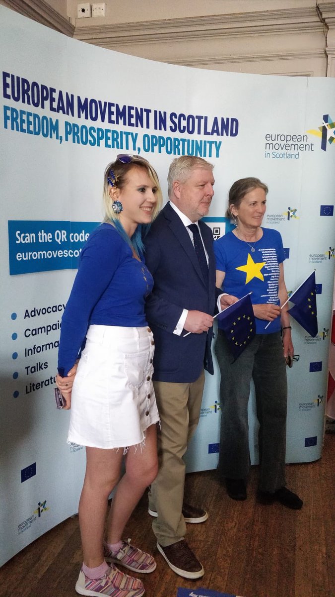 #ScotlandTalkingEurope #FestivalofEurope @euromovescot Vice-Chair Joanna Goodburn, and the artist @MadeleinaKay welcome  @scotgov Minister @AngusRobertson to #ScotlandTalkingEurope #FestivalofEurope @EMInternational @euromove @mikegalsworthy