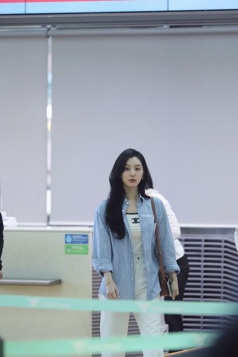 저화질의 김지원