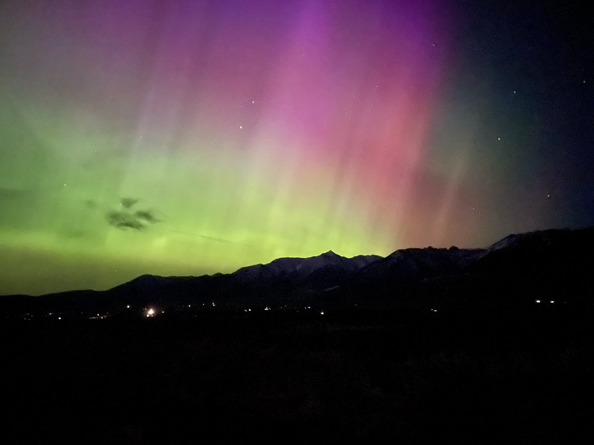 Tonight’s aurora from Paradise Valley, looking toward Mount Delano in the Absaroka Mountains of Montana. This was very brief and short lived, compared to last night.