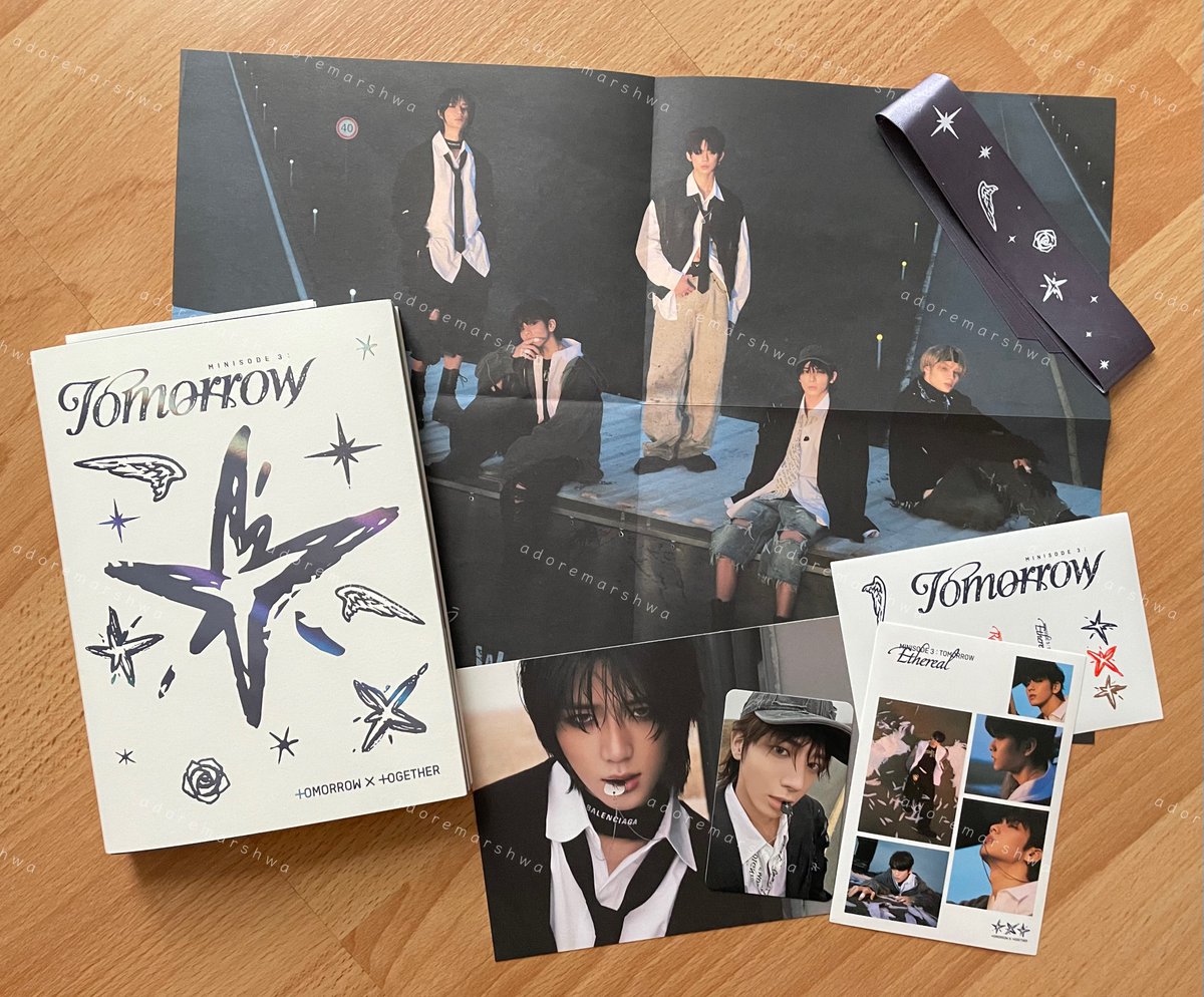adoremarshwa's tweet photo. แจกบั้ม TXT แกะแล้ว ได้ของตามภาพ 
รีทวิตได้เลยค่ะ 
สุ่ม ผู้โชคดี 1 คน วันที่ 15/5 ค่ะ 
#ตลาดนัดtxt #ตลาดนัดทีเร้ก #ตลาดนัดทีบายที https://t.co/AZMO3sgdYN