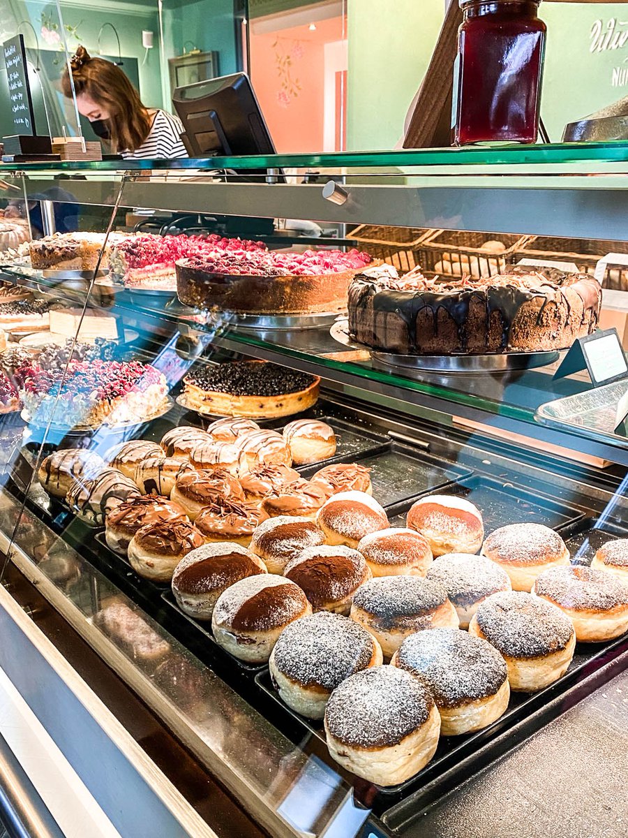 Took daughter to the Bäckerei, we stand in the queue. She asks for Krapfen, I say no, they’re not for breakfast. Before I know it, the people around us have assembled an adhoc legal team and are forcefully advocating for my daughter. And that’s why we had Krapfen for breakfast.