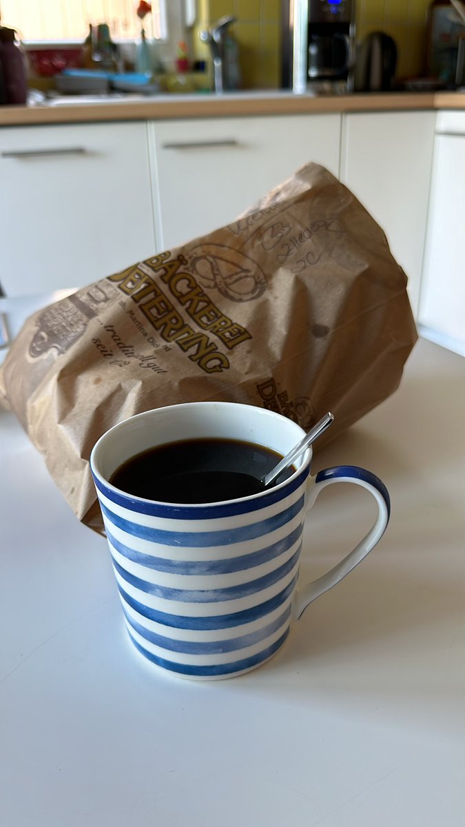 #kaffee1.0 und #sonntagsbrötchen! #erstmalKaffee #butfirstcoffee #kaffee #kaffeetweet #coffee #coffeetweet #coffeeaddict #instacoffee #needcoffeenow