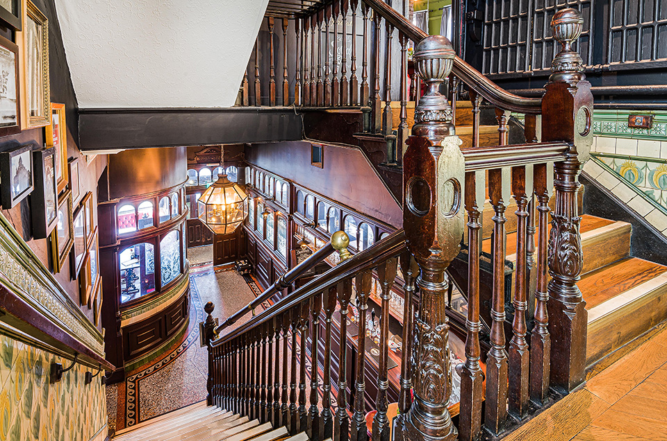 🍺 FANCY A PINT? 🍺 We're hosting a panel discussion on the future of pubs in the UK at the Adelphi. We're being joined by a truly sensational panel, full to the brim with pub expertise. BOOK HERE: zurl.co/ewyq 📆6:30PM-8PM Thursday 16 May SEE YOU AT THE PUB! 👋🍷