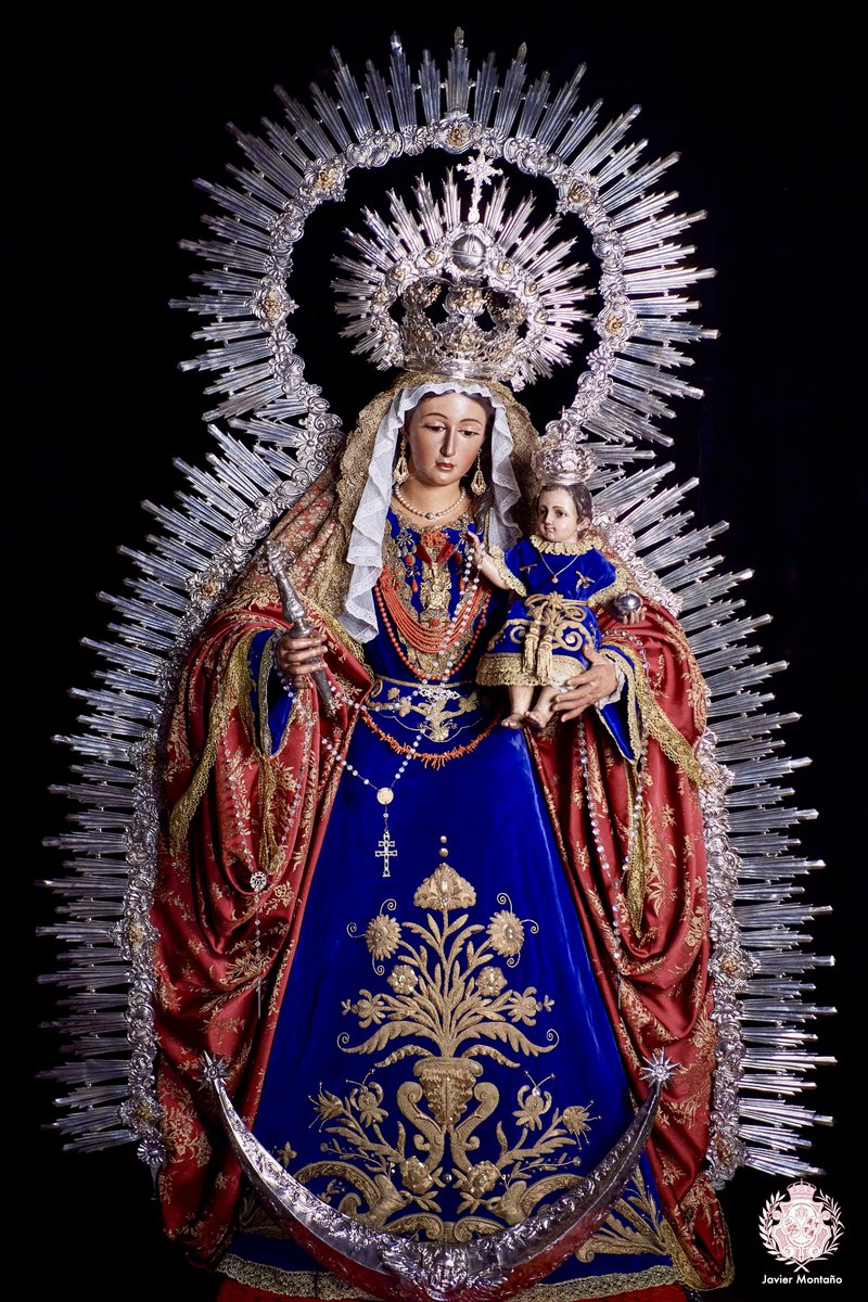 Altar de Besamanos de Madre de Dios del Rosario. Foto: @javimonb @MdDiosRosario #TDSCofrade #TDSActualidad