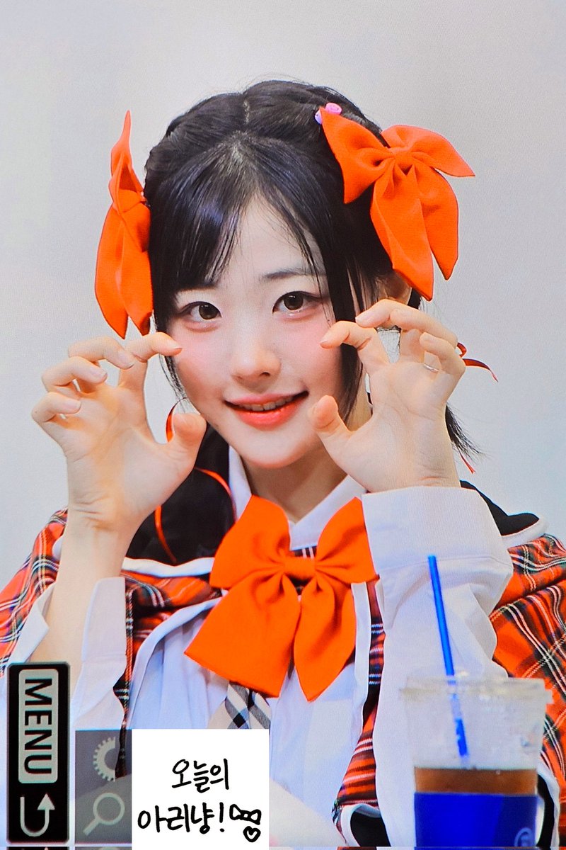 240512 대면 팬사인회 pre

캐캐체 아리냥이 〰️ 😽🎀

#QWER #히나 #HINA #ひな 
#냥뇽녕냥 #장나영 @hapycb https://t.co/HijAoexxWc