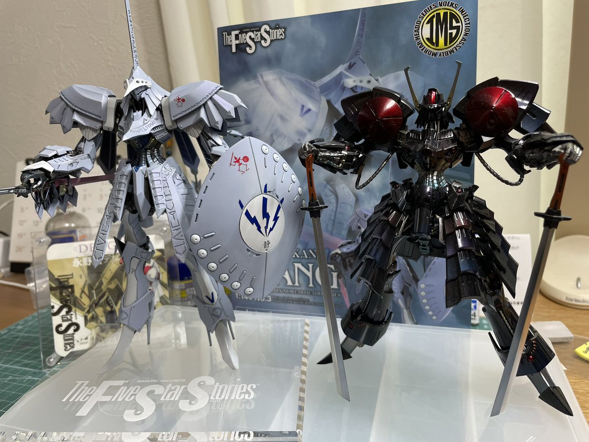 axel_mako's tweet photo. IMS 1/144 クバルカン ザ・バング　完成しました🙌　最終組み立てが大変でしっかり仮組しないとダメですね反省です。
ほんのりアメジストパープル吹いてますが良く分かりません😅　が、カッコいいのでokです！台座に固定しないとちょっと転倒が怖いですね
 #FSS_jp https://t.co/KJcDObrkZS