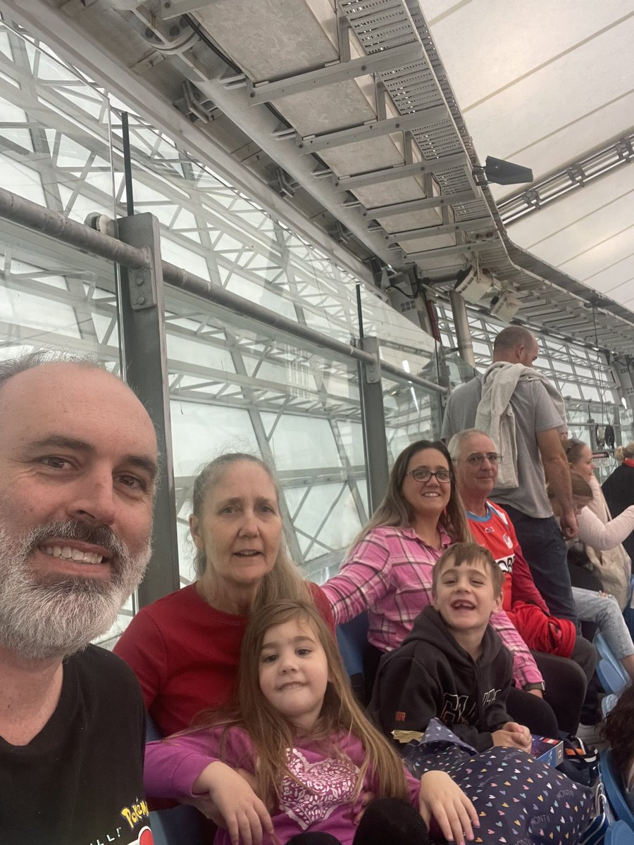 leaseM_87's tweet image. Mother’s day means I get to pick the activity and it was #SWIvVIX. Alana’s first netball game and she wasn’t a massive fan