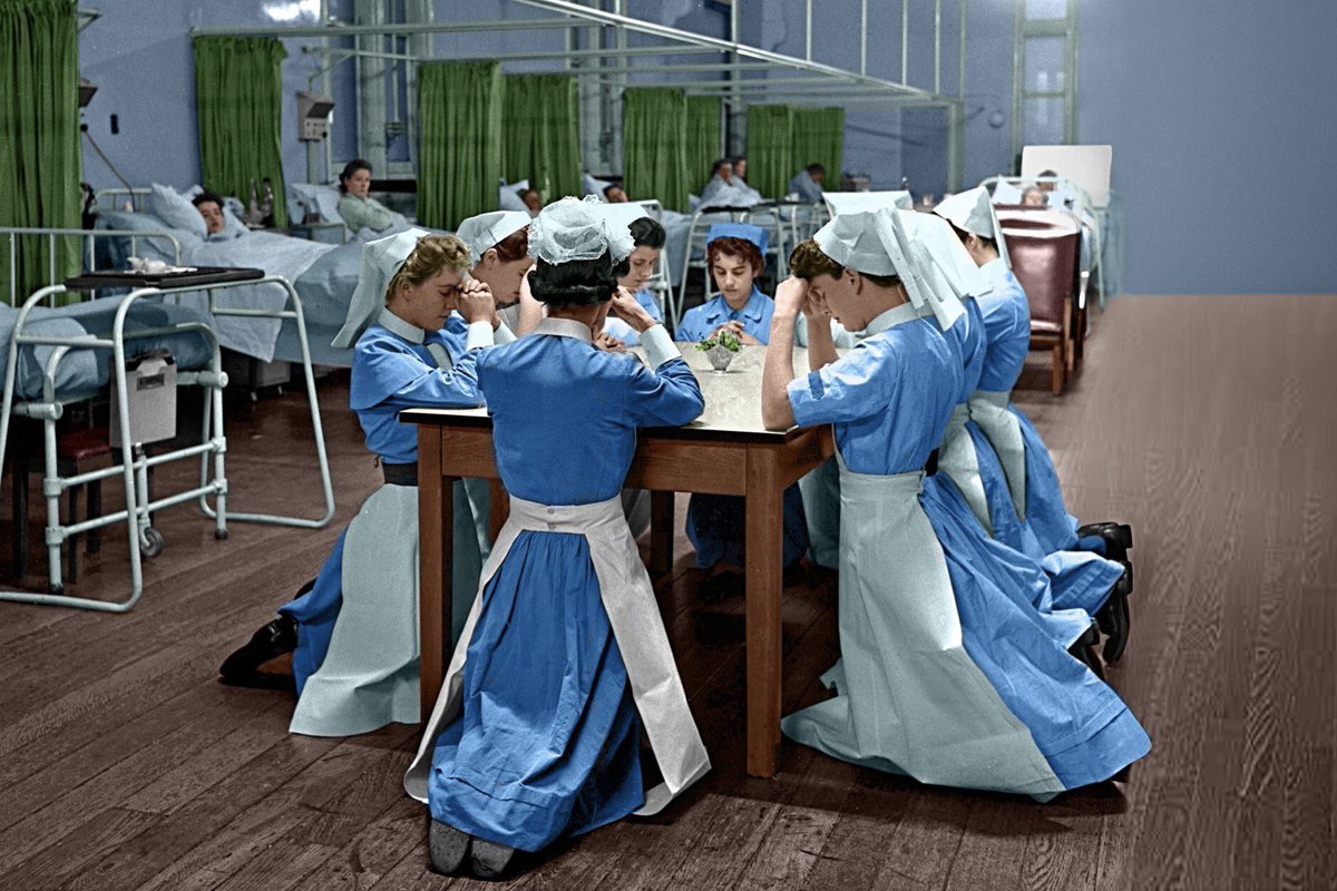 Nurses kneeling in prayer at Leeds General Infirmary. Photographed by Jack Esten in 1956. #InternationalNursesDay