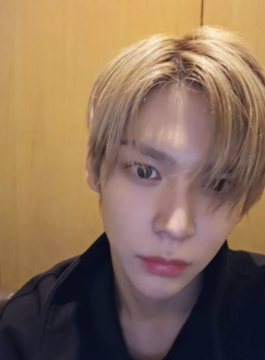 일본트위터2만팔섹스계주인같다
처음엔 그저 섹스가 좋아서 시작했지만
이제는 돈때문에 기계적 섹스를 해야하는 남자
운동열심히하고 계란8개씩 먹어도 정액으로 다 빠져나가서 씾멸치임
우울트정병러자해러 여자들 섭외하다 스토킹당하고 조울증와서 남자도 따먹기 시작