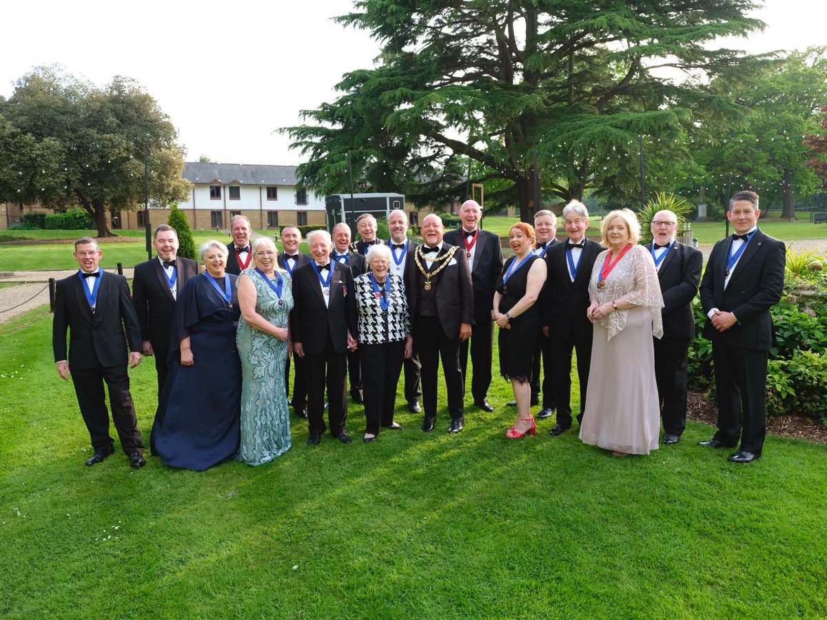 This morning we install our President for 2024-25. What a wonderful photo this is of our current @NAFDPresident Barry Prichard with some of our past presidents, taken yesterday evening, marking his last evening in office. #experience #commitment #fellowship