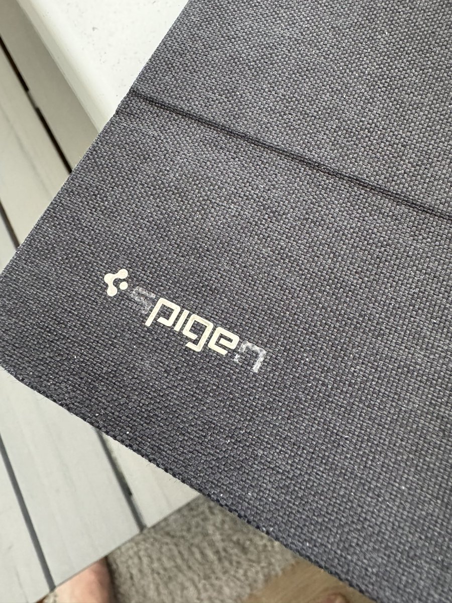 Hans Grimm (@grimmweb) on Twitter photo Hello <a href="/SpigenWorld/">spigenworld</a>, your case is shedding letters. Me, I’m waiting till it spells “pig” 😂 Hello <a href="/SpigenWorld/">spigenworld</a>, your case is shedding letters. Me, I’m waiting till it spells “pig” 😂
