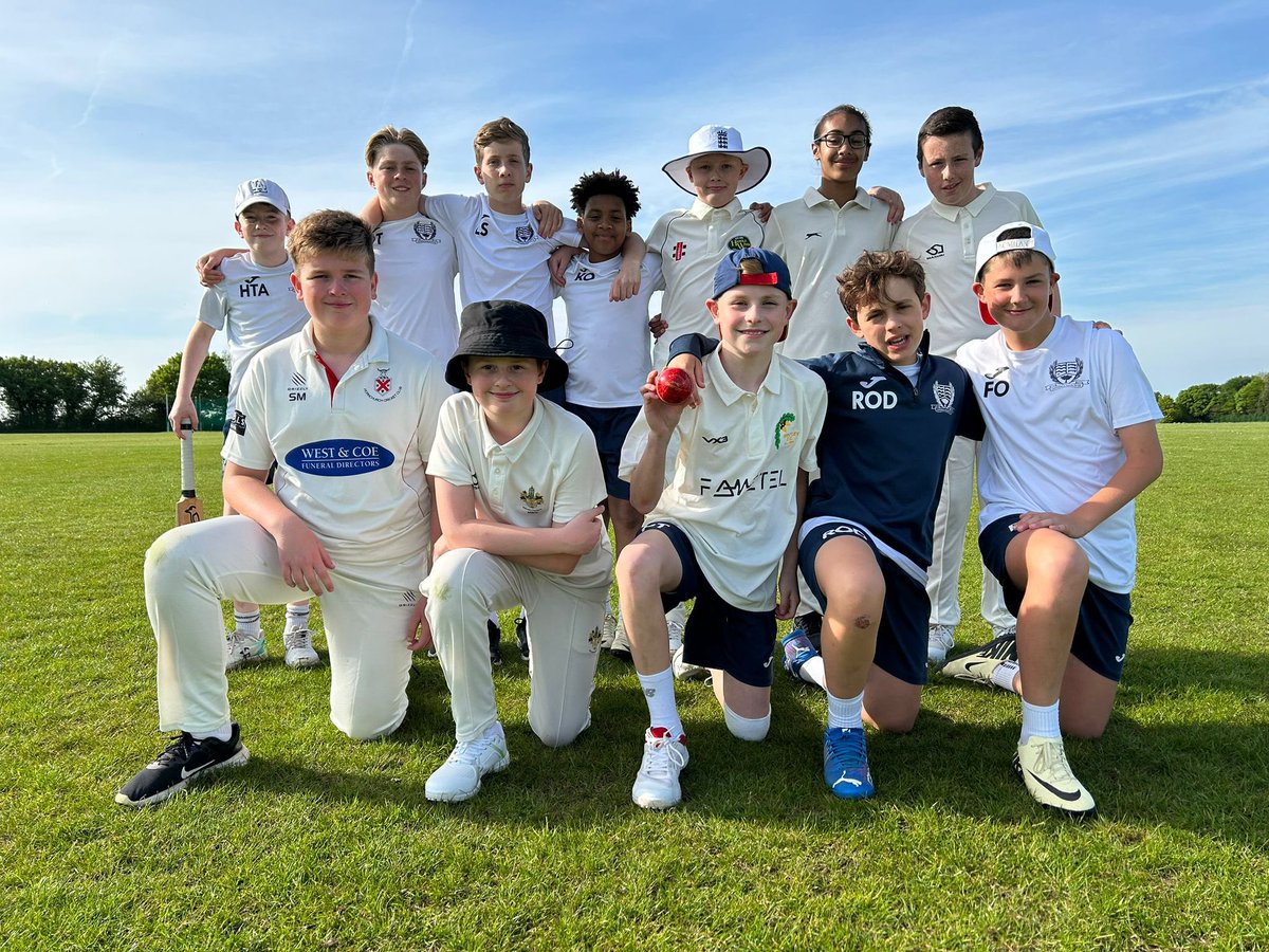 Well done to the Y8 boys cricket team in their first match of the season on Friday! A thrilling Essex Cup game against a strong KEGS side ended in a narrow 3 wicket defeat. The boys fought hard and played some great cricket. POTM: Harry K for a fantastic 26* 🏏