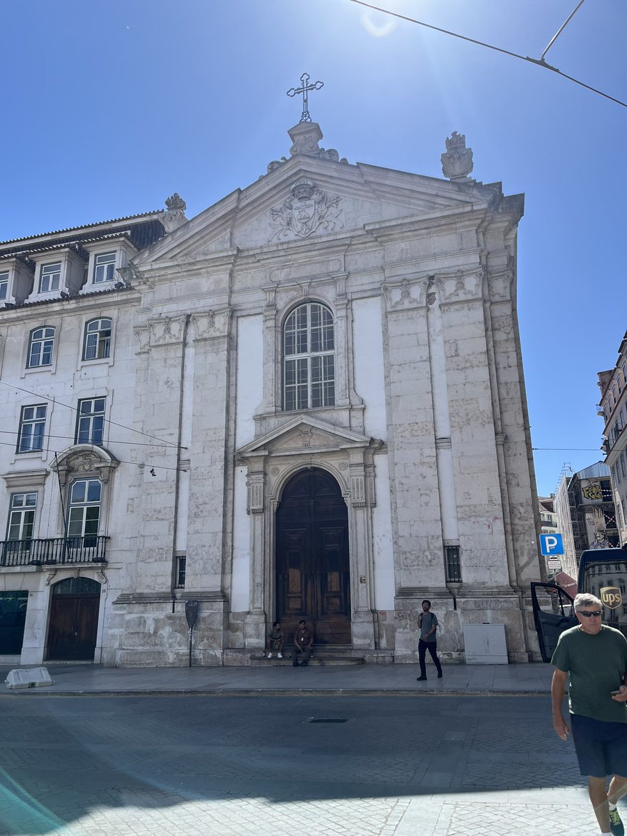 Thinking of Margaret MacCurtain as I visited Colegia Bom Sucesso in Belém home to the Dominicans, which served as the Irish college for centuries & Corpo Santo 1st Irish church in Lisbon founded by Daniel O’Daly. Will re-read her book on O’Daly.