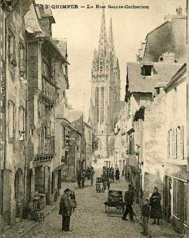 La rue Sainte Catherine à Quimper vers 1900