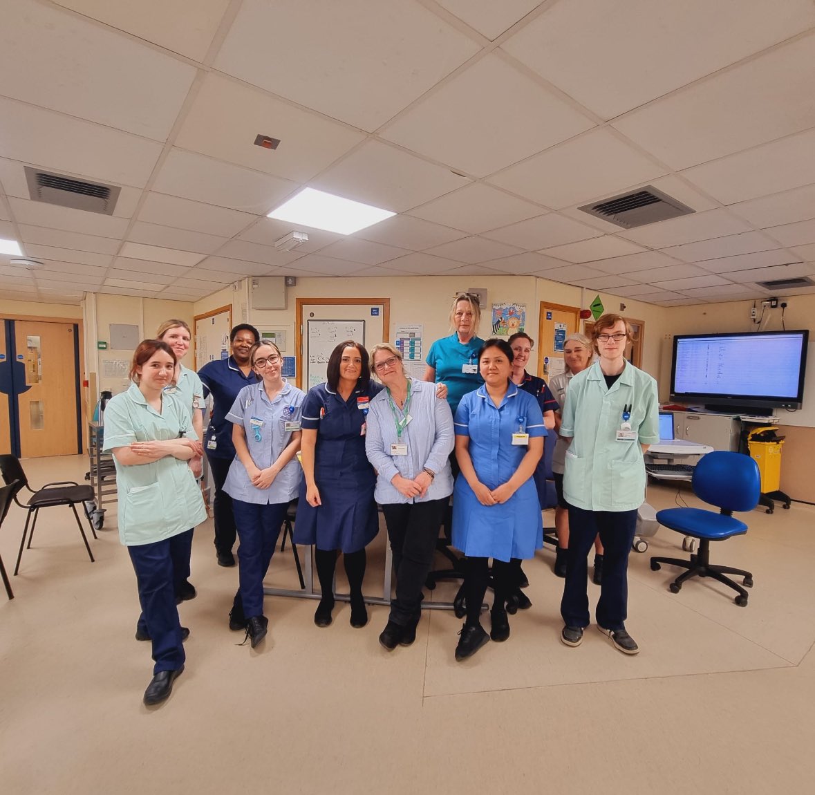 VRhch's tweet photo. On Friday we said good goodbye to Michelle, our fabulous ward administrator after 8 years with the team! Admin staff are the absolute backbone of our team…. Good luck Michelle in your new endeavor! 👍🍀❤️ https://t.co/9lMJOyBS6d