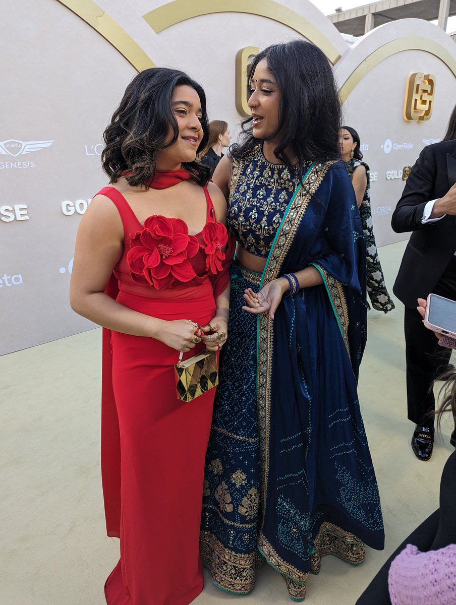 Loved seeing Iman Vellani and Maitreyi Ramakrishnan walking the #GoldGala red carpet together. Love the Canadian representation. Later in the evening Maitreyi and Darren Barnet also hung out. #MCU #NeverHaveIEver