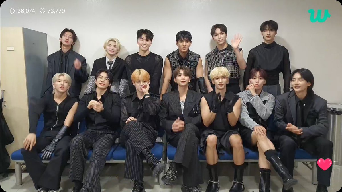 wonubliss's tweet photo. SEVENTEEN 🖤🖤🖤🖤🖤 https://t.co/2Dtm5TUfcB