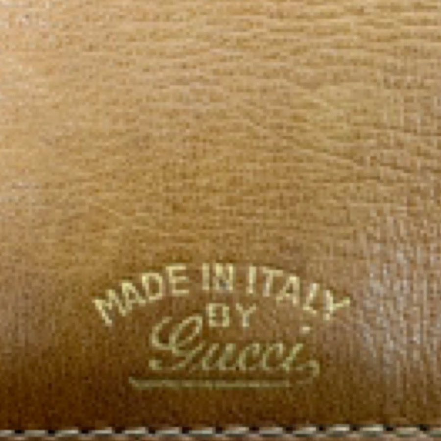 Vintage @gucci Rare GG Stripe Large Logo Plate Shoulder Bag 
•C. 1960’s
•No poor chicks please 

#gucci #BeverlyHills #luxuryfashion #Luxurylifestyle