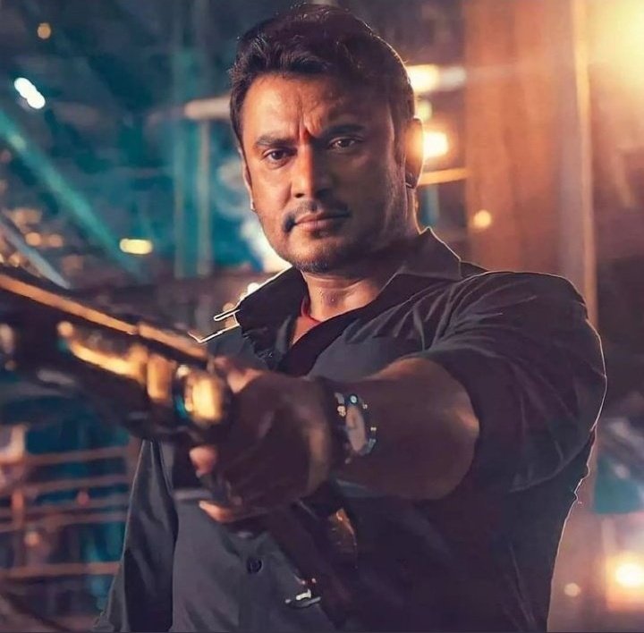 CULT FAN FOLLOWING 🦖🔥🔥🔥🔥 Don't compare #DBoss with small stars ....... He has no competition 🔥 #BossOfSandalwood