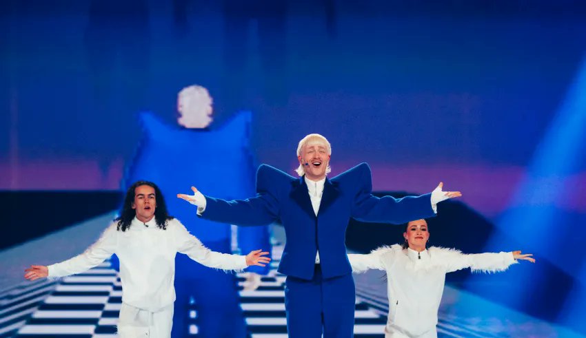 lucian | PARÉA ‼️🌺 tweet media