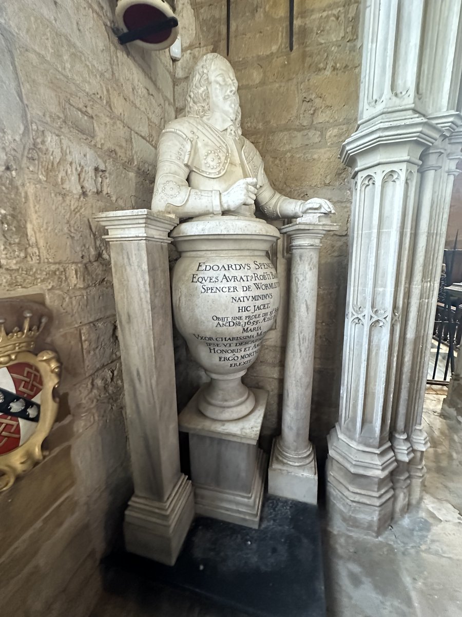 Father & son sculptors Nicholas & John Stone with unusual funerary monuments using urns - Dean (and poet) John Donne d1631 from old St Paul's with singed urn @StPaulsLondon - Sir Edward Spencer d1655 emerging from urn clad in armour, Spencer Chapel, Great Brington church Notts