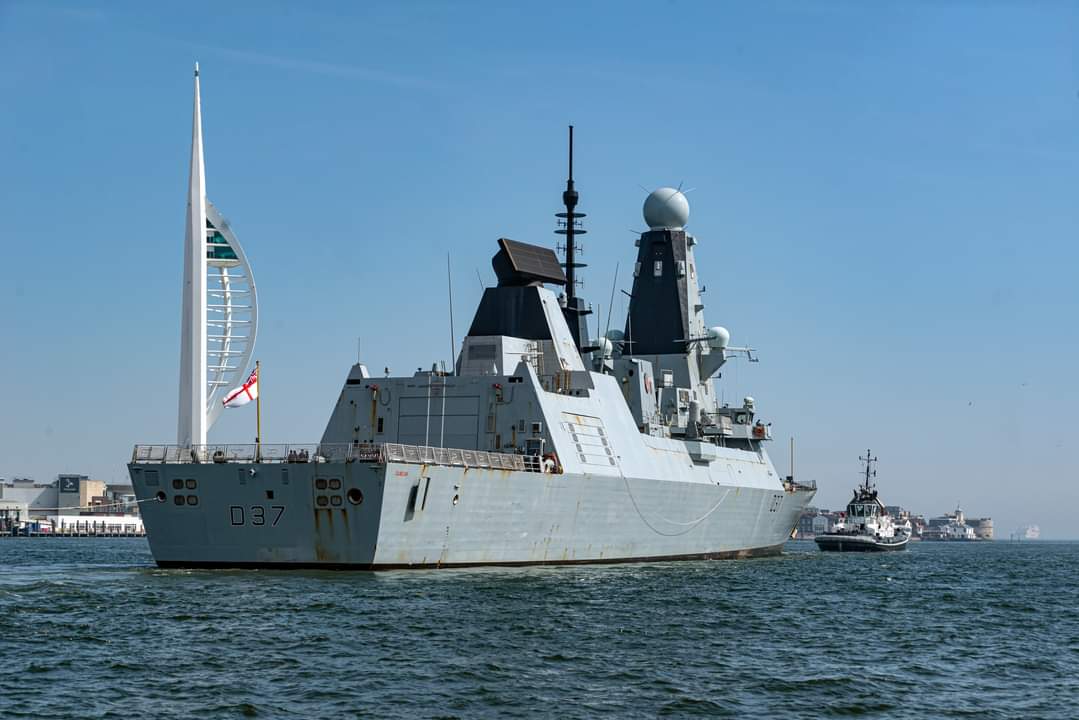 HMS Duncan departing yesterday @HMSDuncan @NavyLookout @WarshipCam @WarshipsIFR @warshipworld