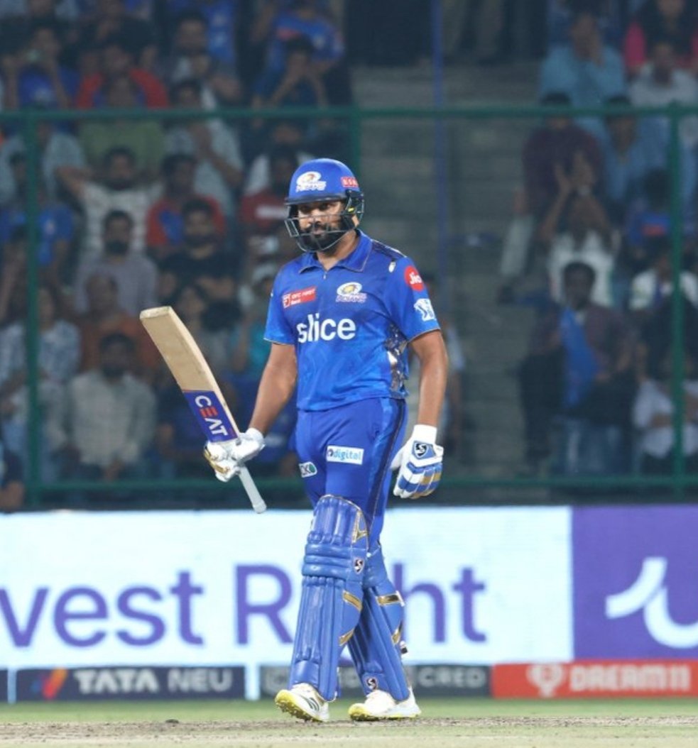 चार दिन बाज के ना उड़ने से आसमान कबूतरों का नहीं होता Form is Temporary Class is Permanent #RohitSharma