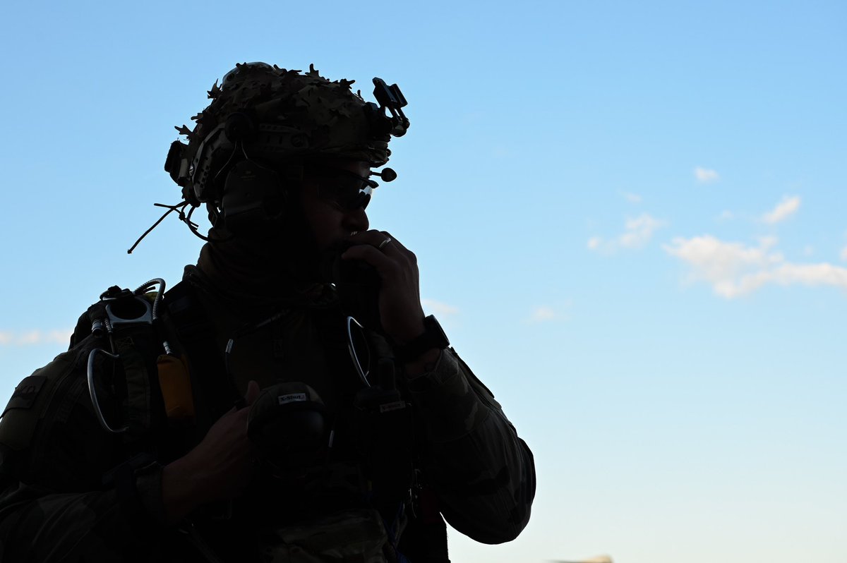 CTE_Off's tweet image. #SwiftResponse exercice majeur en 🇪🇺qui montre la capacité des forces 🪂 alliées à intervenir rapidement ! Au sein de la division 🇩🇪, un GTIA TAP 🇫🇷
👉 rassemblement en 🇭🇺et création du centre OPS 
👉 préparation de l’entrée en 1er 👊  #StrongerTogether #LSGE24 #AgileForces