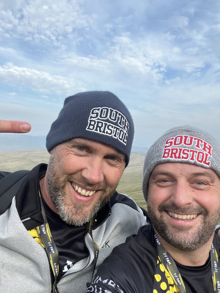 Representing @southbristol for @BS3Rob on top of Pen-Y-Fan! This is a grind now so if anyone can help us reach our fundraising target of £10k for @CHSW and help push us through please sponsor here 🙏🏼💚 justgiving.com/page/bcfc-10yf…