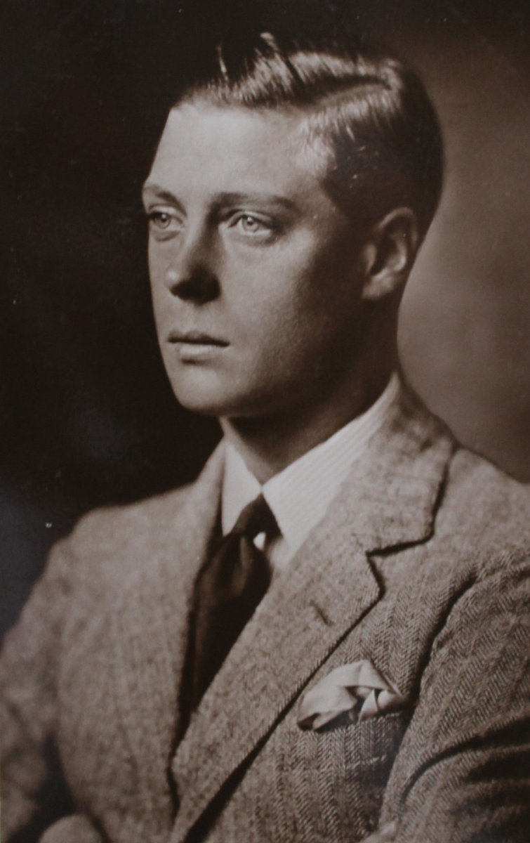 @FXMC1957 The same date for what should have been the crowning of Edward VIII.