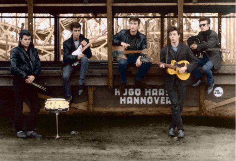 PHOTO OF THE DAY. The Beatles in Hamburg (left to right, Peter Best, George Harrison, John Lennon, Paul McCartney and Stuart Sutcliffe (1960). 📷Astrid Kirchherr