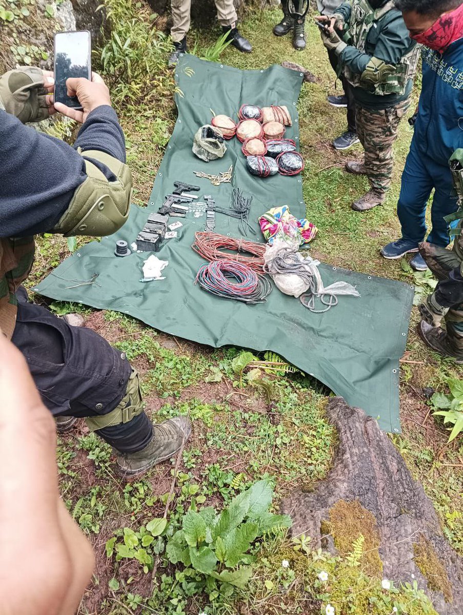 🚨Terrorist hideout busted in Reasi, Jammu and Kashmir. IEDs and other arms/ ammunition recovered. Big jolt to
ISI plan of disrupting Lok Sabha election.
#TerrorFreeJammuAndKashmir 🇮🇳