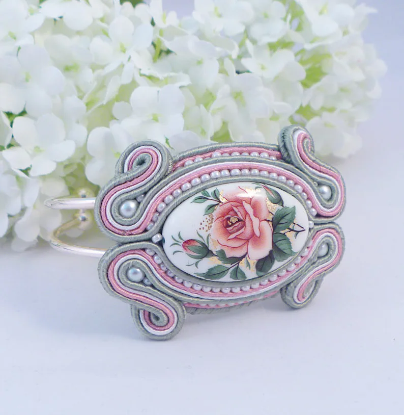 Rose Bangle Roses are starting to bloom in the garden, this pretty bangle will last so much longer. Available via links in my bio and a comment below #ukgifthour #mhhsbd