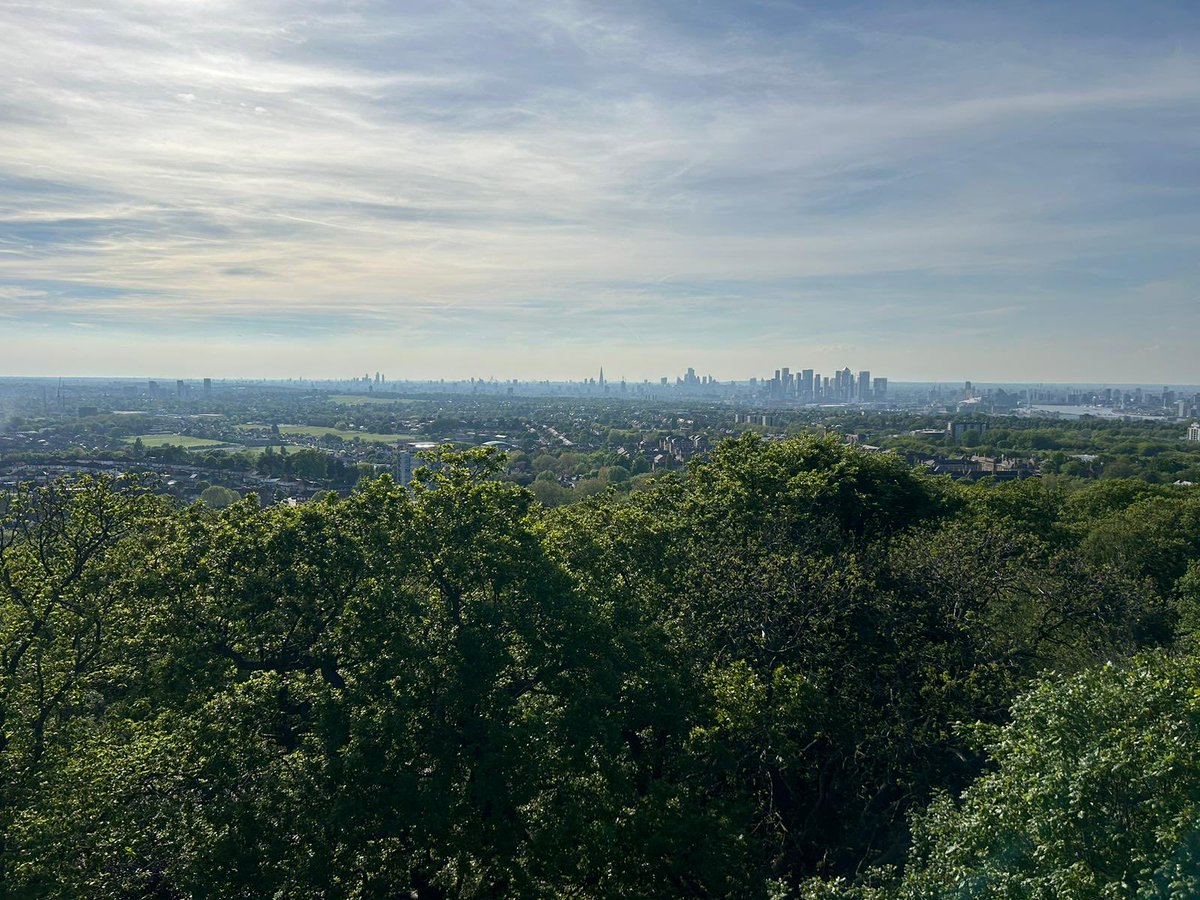 Our Tea Room is open from 9am this morning for delicious paninis and then the Viewing Platform is open from 10am today for beautiful panoramas. What more could you want? ☀🥖👀 #london #sunshine #viewpoint #cafe #greenwich #woolwich #welling #severndroogcastle