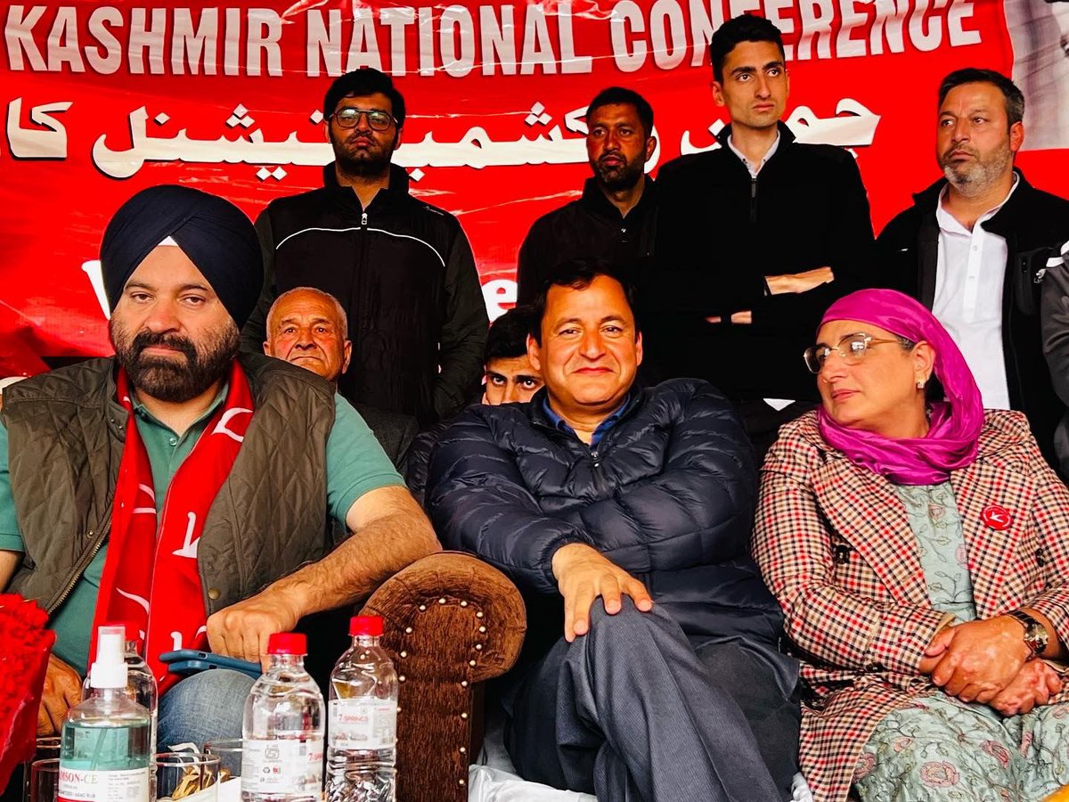 JKNC VP @OmarAbdullah presides over a mammoth workers convention in Sopore. The meeting was organised by the JKNC Leader & CI Sopore Irshad Kar. He was accompanied by senior leaders @oberoi_shammi, @JavedDar_NC & Masrat Kar.